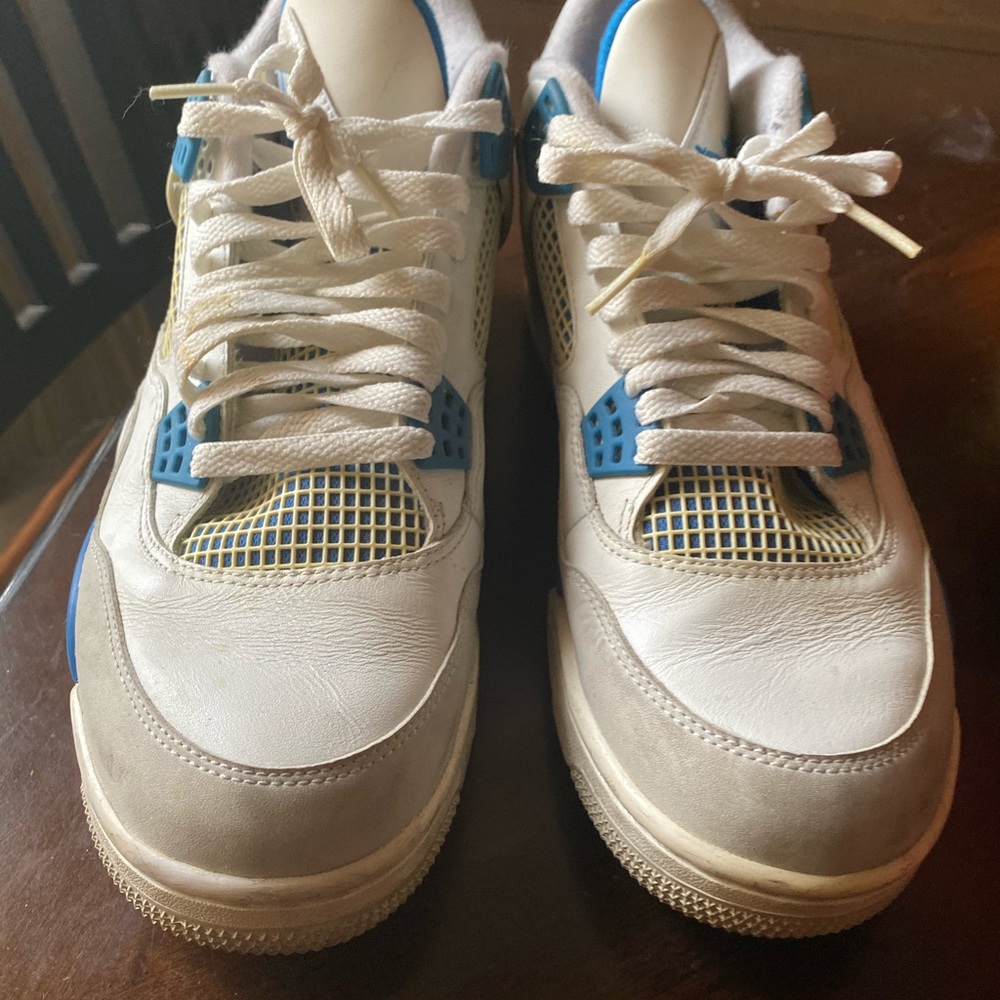 Jordan’s men’s sneakers size 10.5